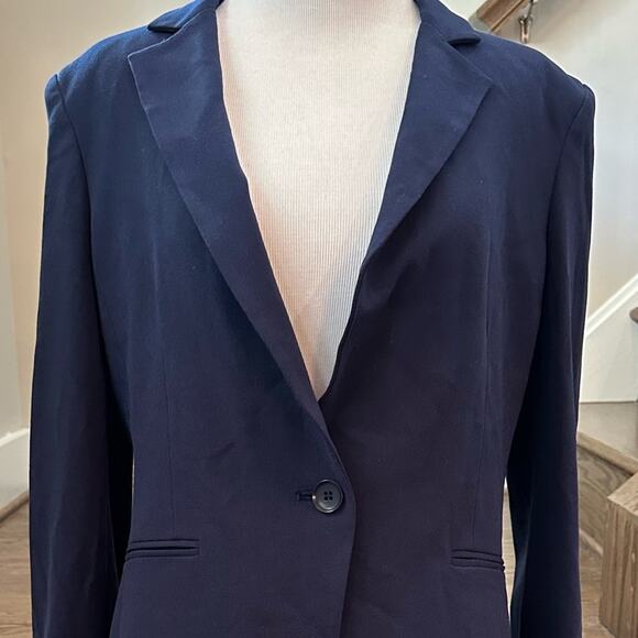 BCBG Maxazria Versatile Single Button Navy Blazer Size Medium - Picture 2 of 9